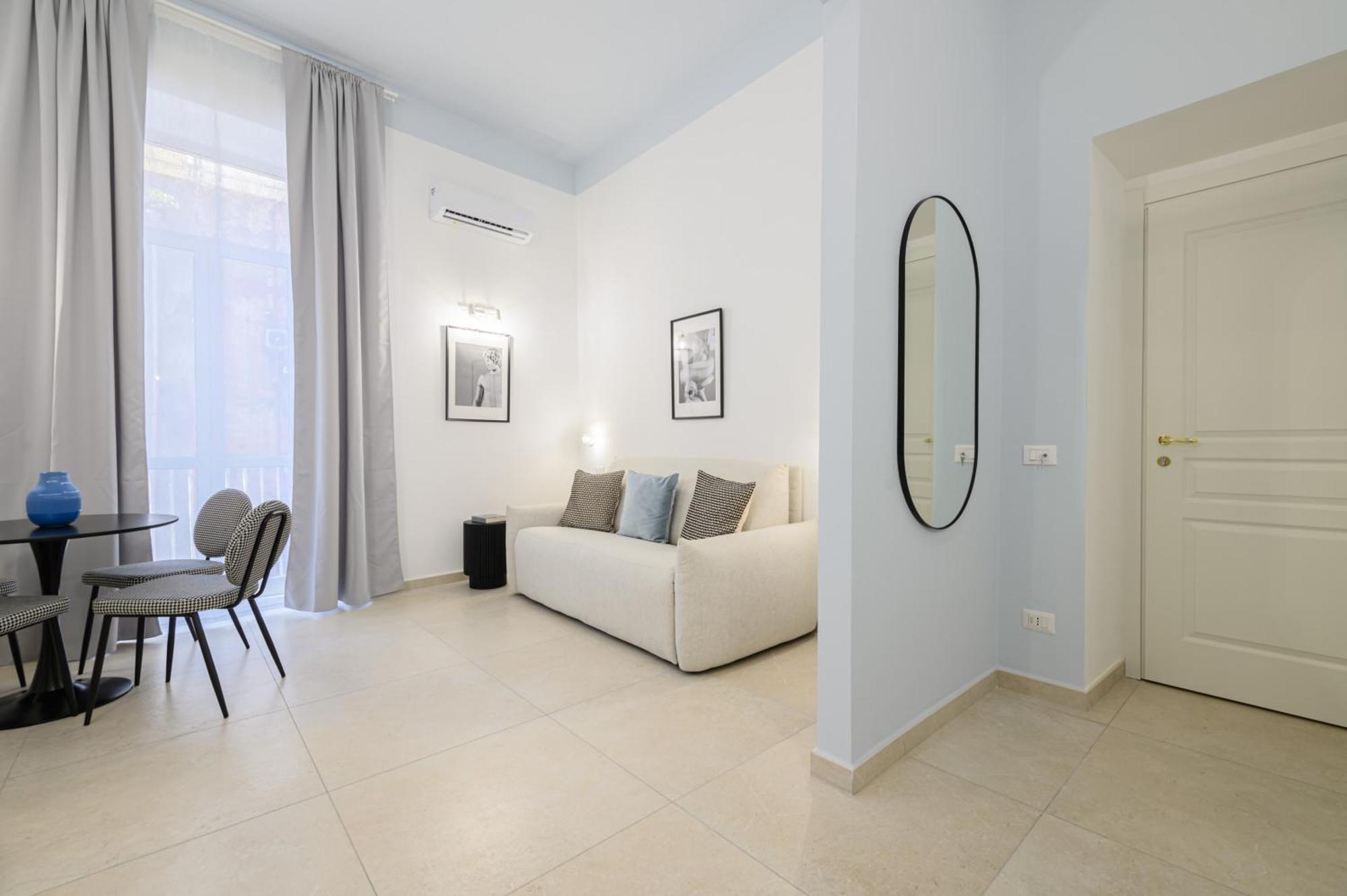 Into Mann Hotel Naples Exterior photo