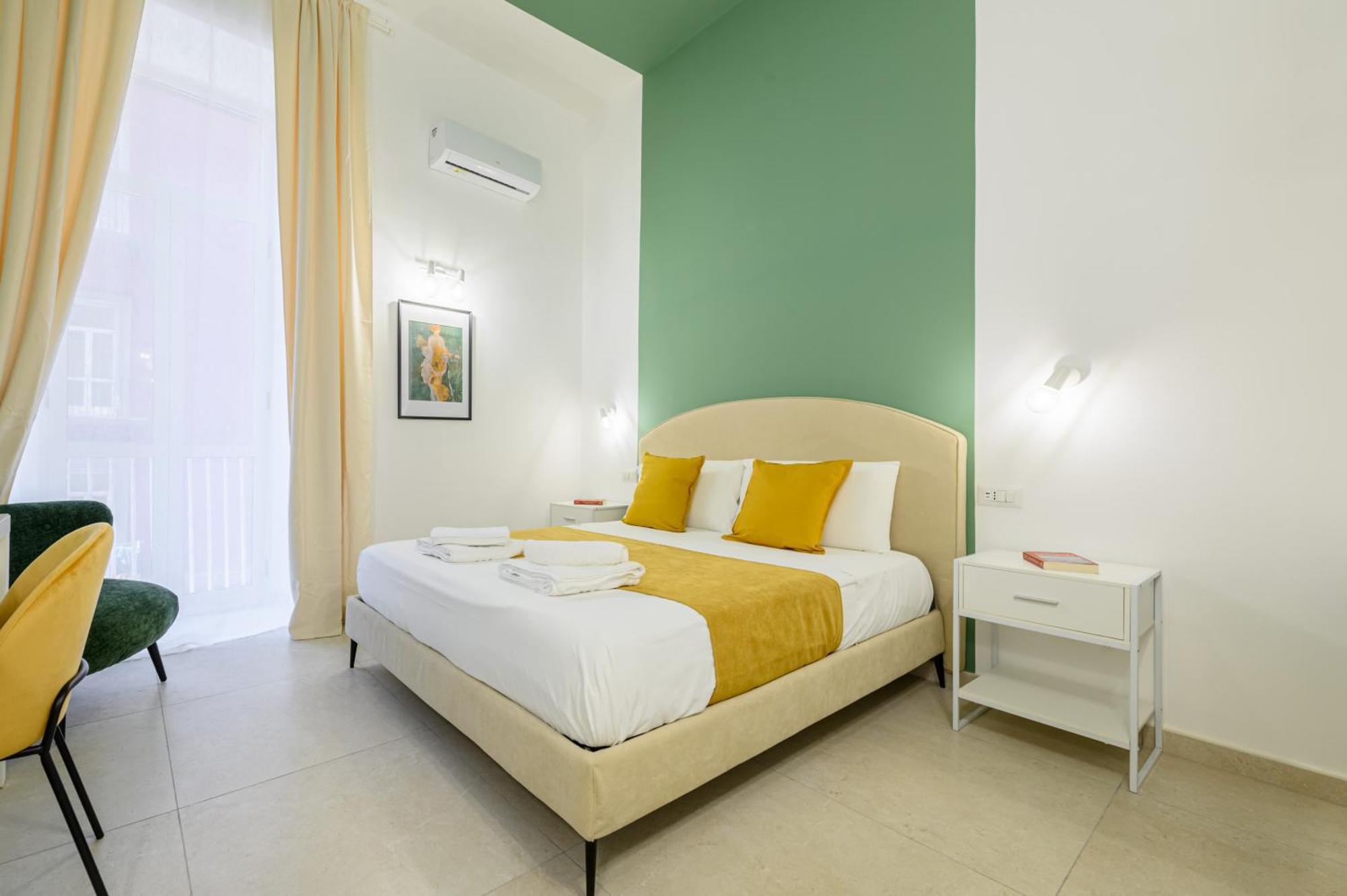 Into Mann Hotel Naples Exterior photo