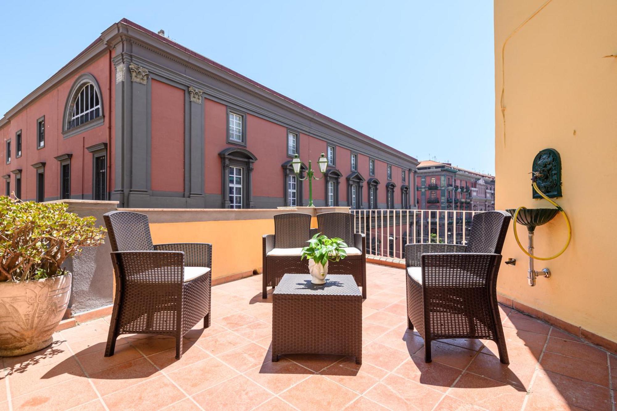 Into Mann Hotel Naples Exterior photo